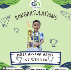 Mosa Asytar Naafi for the 1st winner in English Competition of Kindergarten category in the 2024
