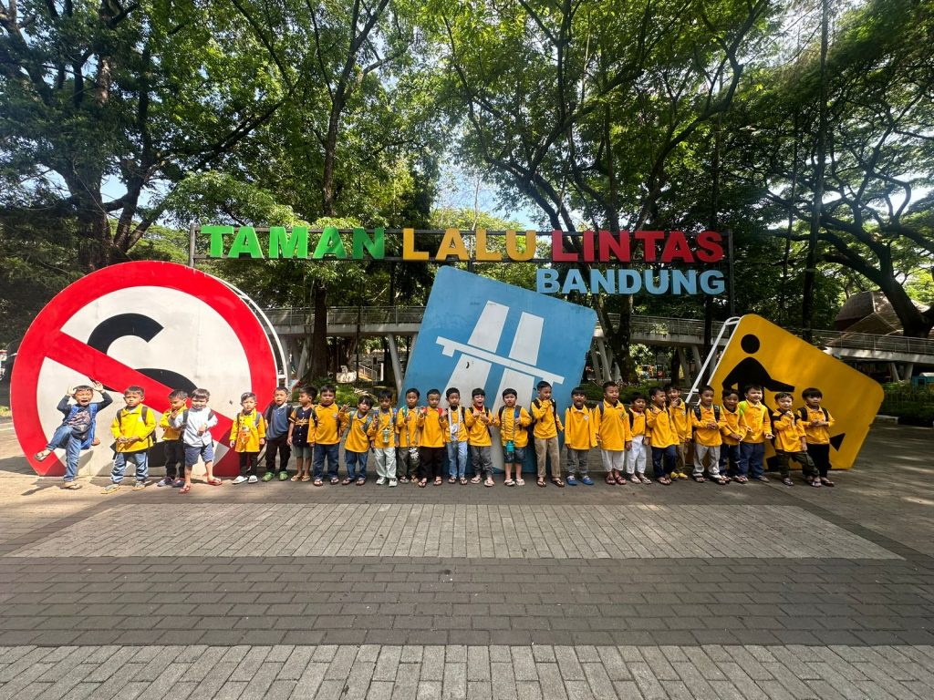 BLA Bermain Air di Taman Lalu Lintas Bandung