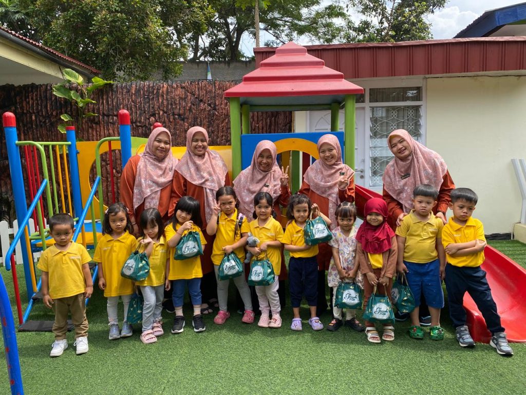 SCHOOL TOUR WITH DHKIDZ