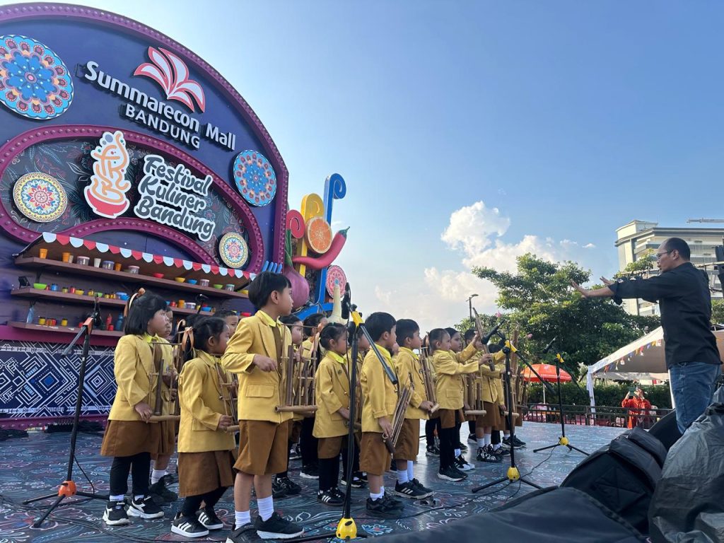 Keseruan Perform TK Darul Hikam di Festival Kuliner Bandung – Mall Sumaba
